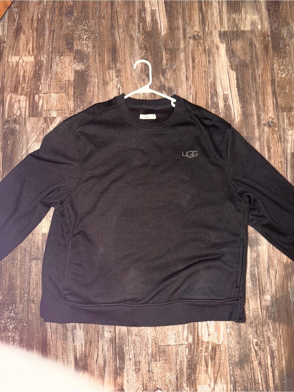 UGG Women’s Black Crewneck Sweatshirt with Subtle Logo
